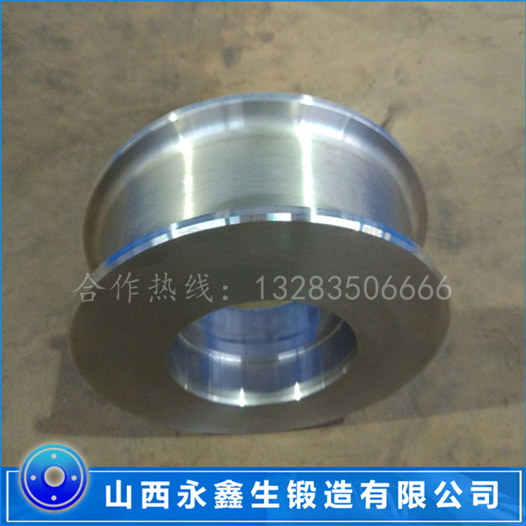 三軸轉(zhuǎn)向架車輪鍛件