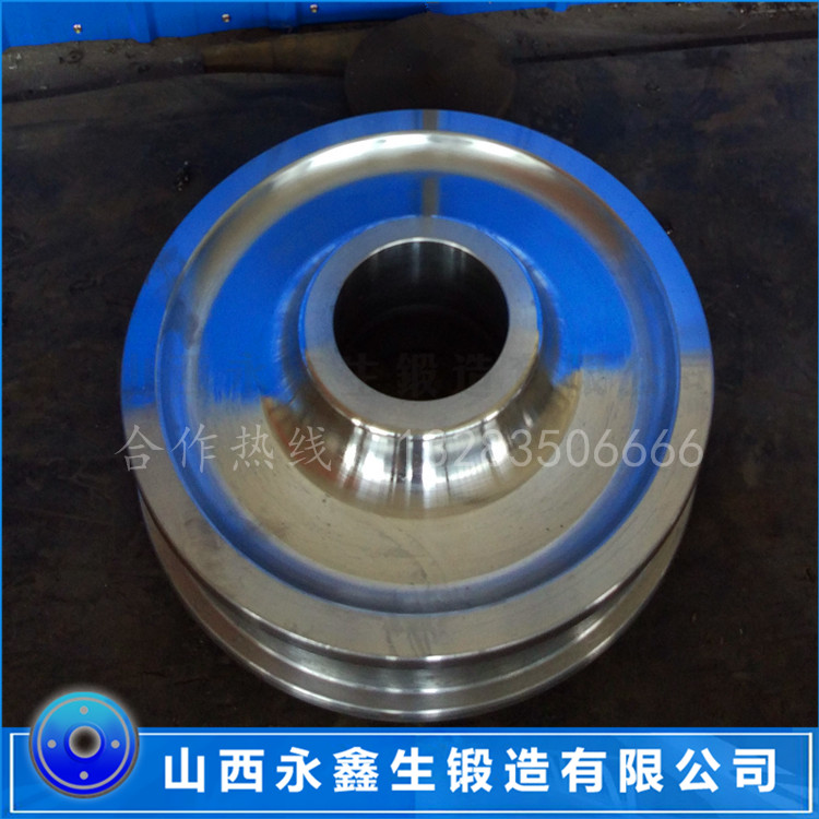 雙跨鏈斗卸車機(jī)車輪鍛件