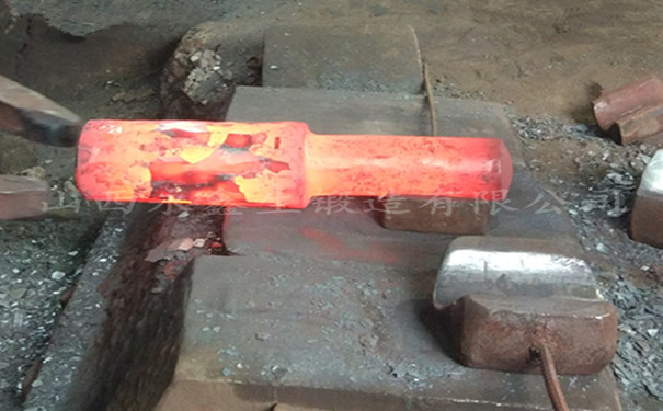 鍛造廠加工軸類鍛件時產(chǎn)生的氧化皮